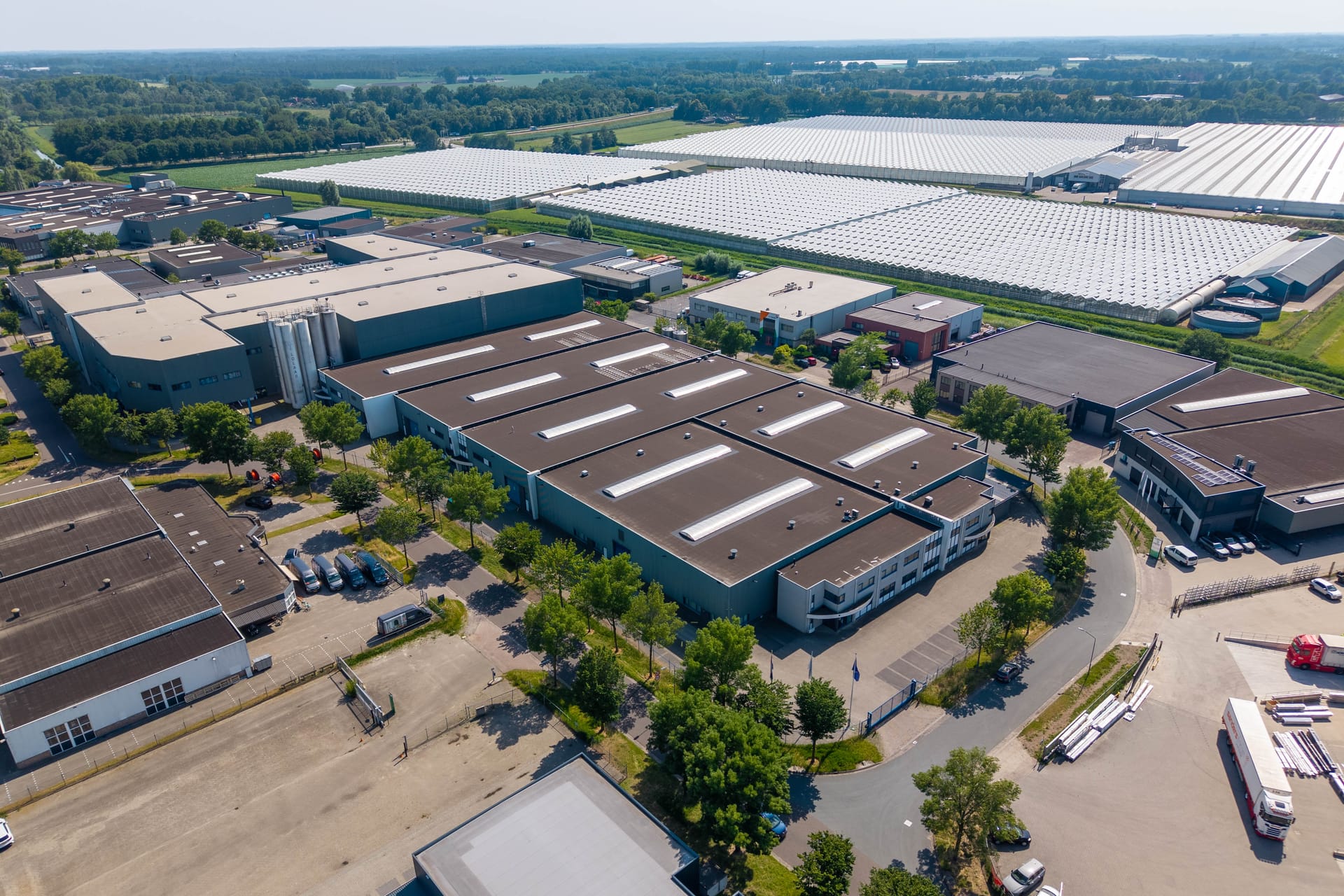 Bedrijfscomplex Waterbeemd 1 in Helmond